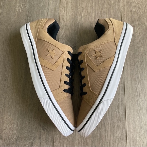 NWT Converse Distrito OX - Picture 4 of 8